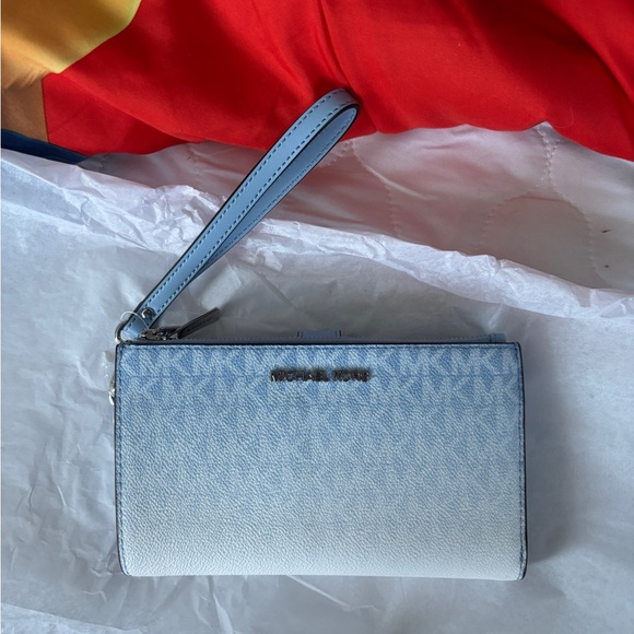 MICHAEL Michael Kors Blue and White Wristlet - Picture 1 of 4